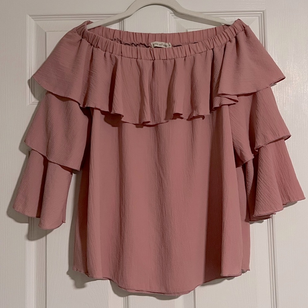 Pink off-the-shoulder blouse (M)